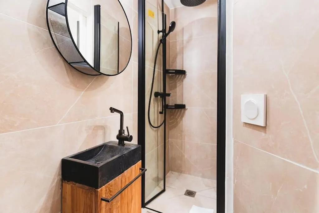 Nouveau-Luxueux Appartement-4P パリ 0*,  フランス