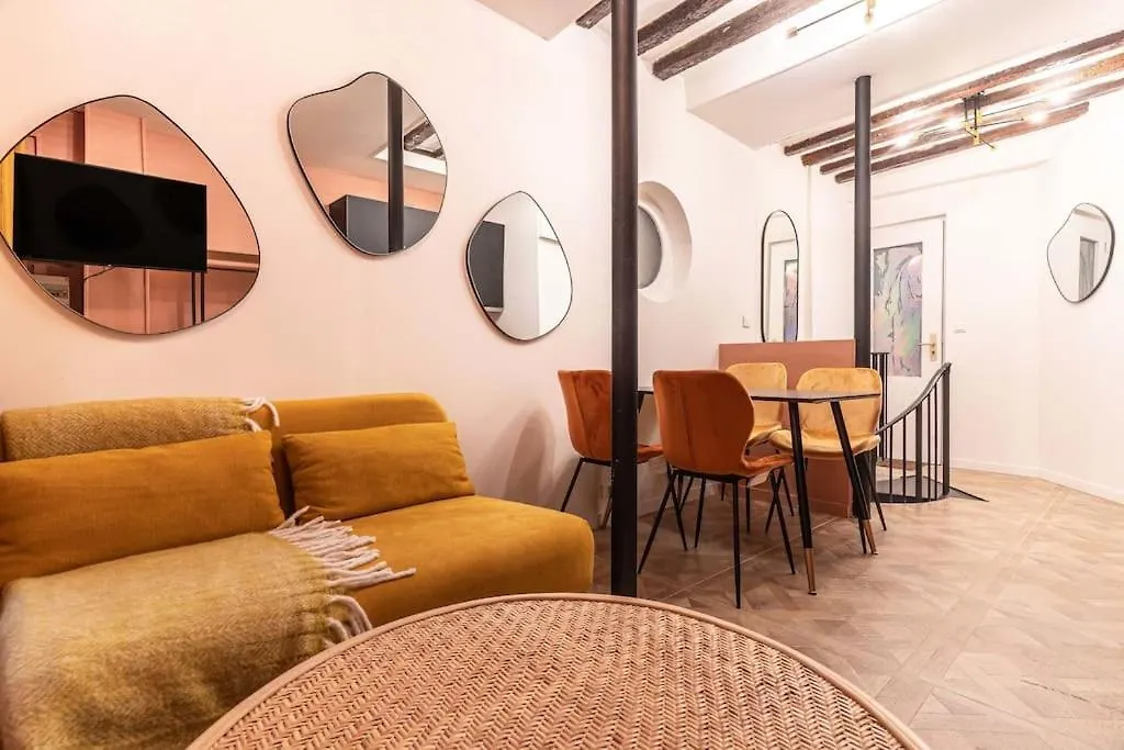 Nouveau-Luxueux Appartement-4P パリ アパート